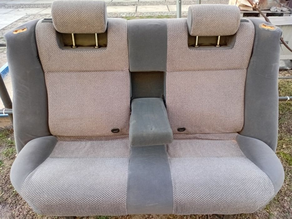 Атокрісло  заднього ряду