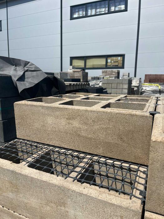 Bloczki Ogrodzeniowe Fronton Piaskowiec Beżowy 60x20x18 w cenie 15 zł