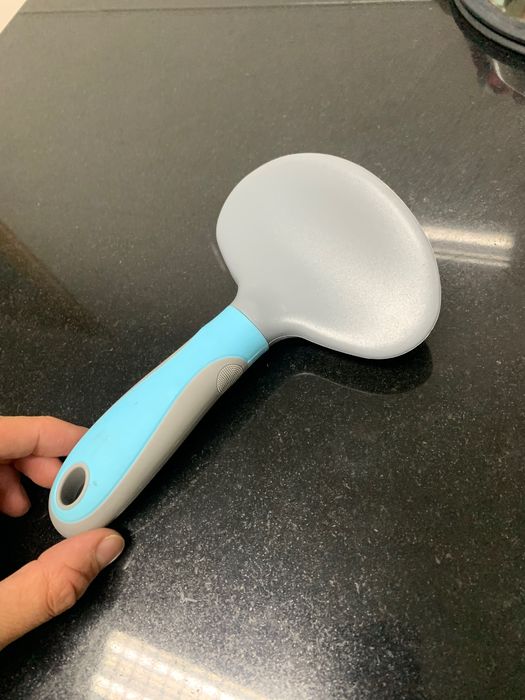 Escova para cão e brinquedo