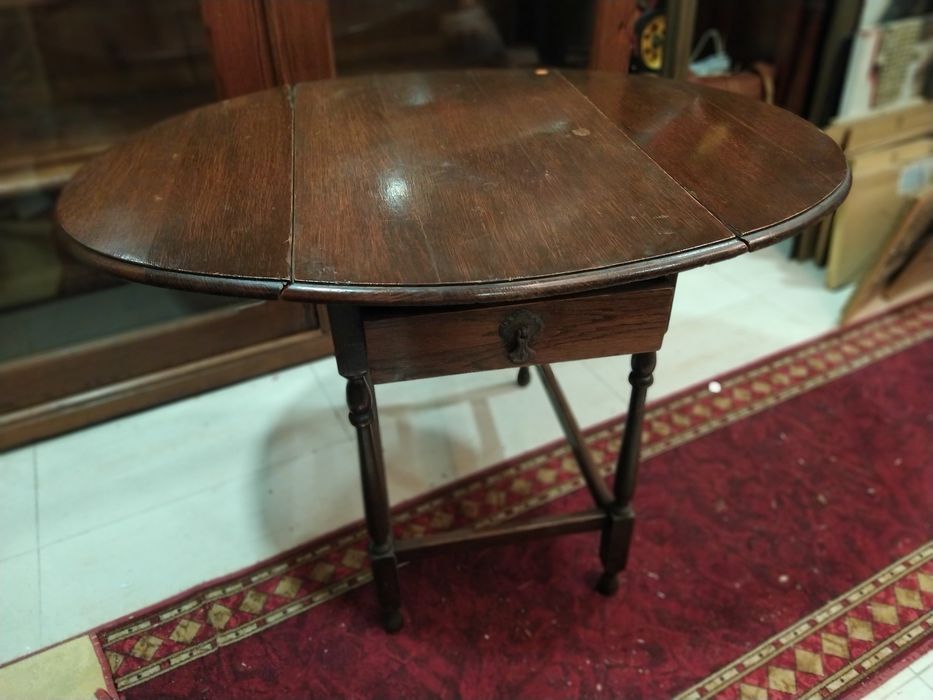 Móveis antigos madeira