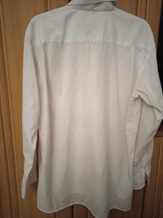 biała koszula męska