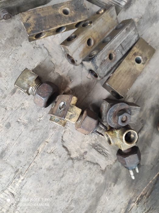 Продам гальмівні перехідники трійники на уаз газель волга