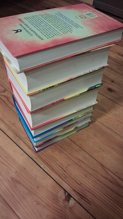 Книги  Гаррі Поттер 1 2 3 4 частини