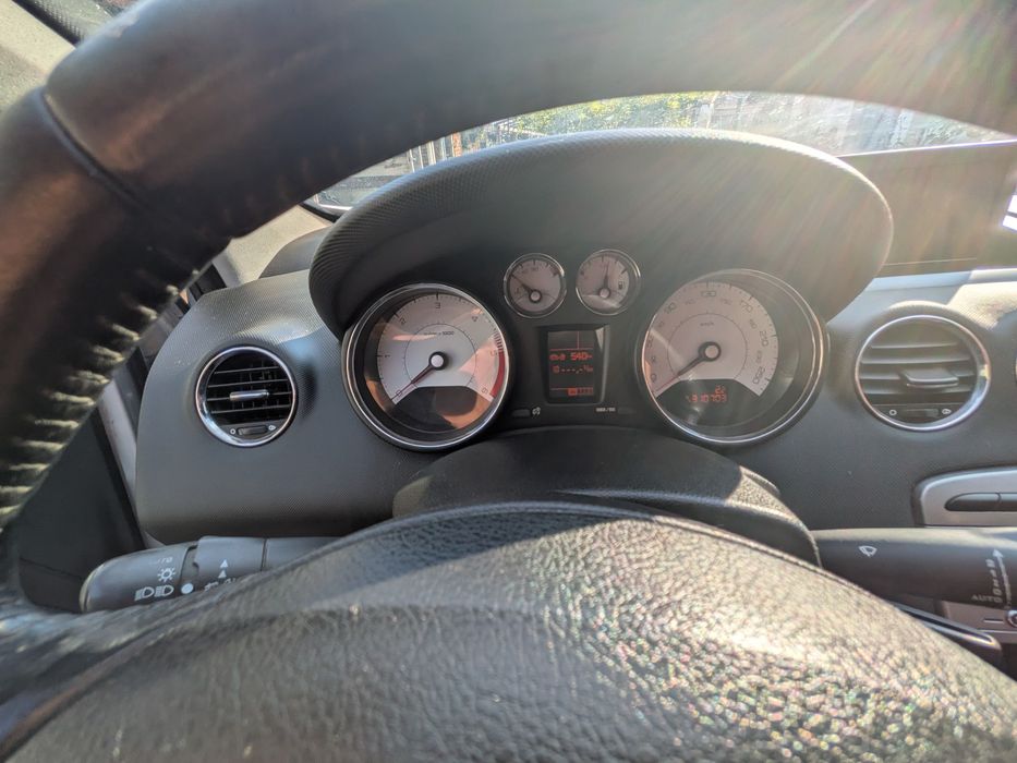 Авто  Пежо 308 2010