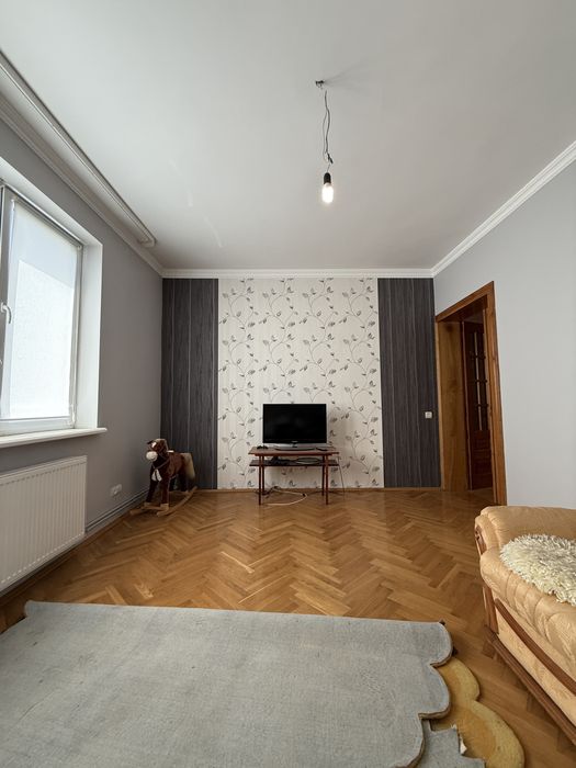 Продається просторий будинок