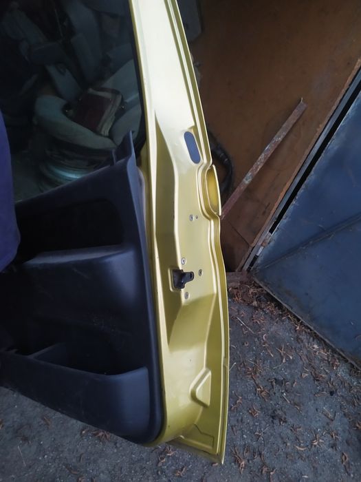 Двері сітроен берлінго праві