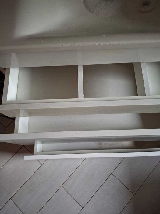 Продам тумбу ширина 80см на ніжках та дзеркало з підсвіткою 80×80, б/в