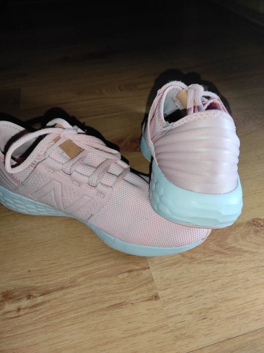 Женские кроссовки New Balance