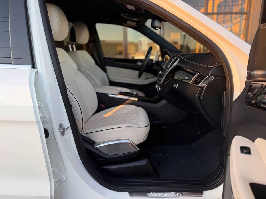 Mercedes-Benz GL-Class GL 550 4MATIC      2015