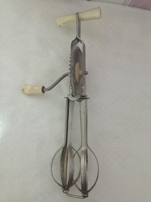 Міксер ручний механічний. Миксер.