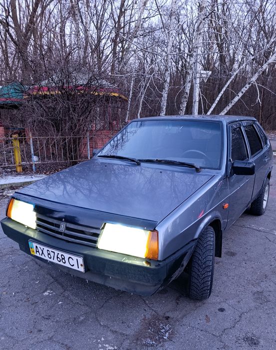 Авто в хорошем техническом 
 состоянии варить красить не нужно ходовая в хорошем состоянии коробка не хрустит не выбивает двигатель не дымит масло не ест