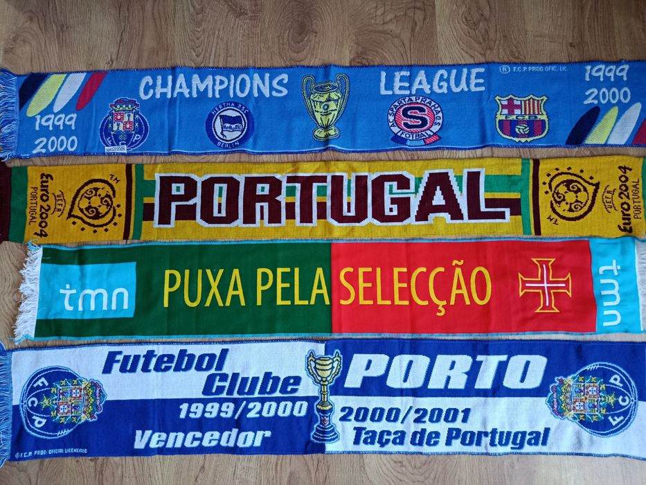 Vários cachecóis de futebol