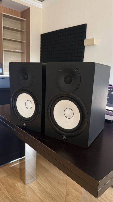 Два студійних монітори Yamaha HS8