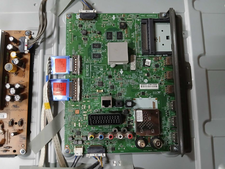 PEÇAS - TV LED 42" - LG 42LB650V - com Mainboard e LED's Danificados!!