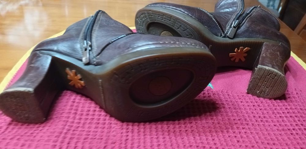 Botins castanhos - Art