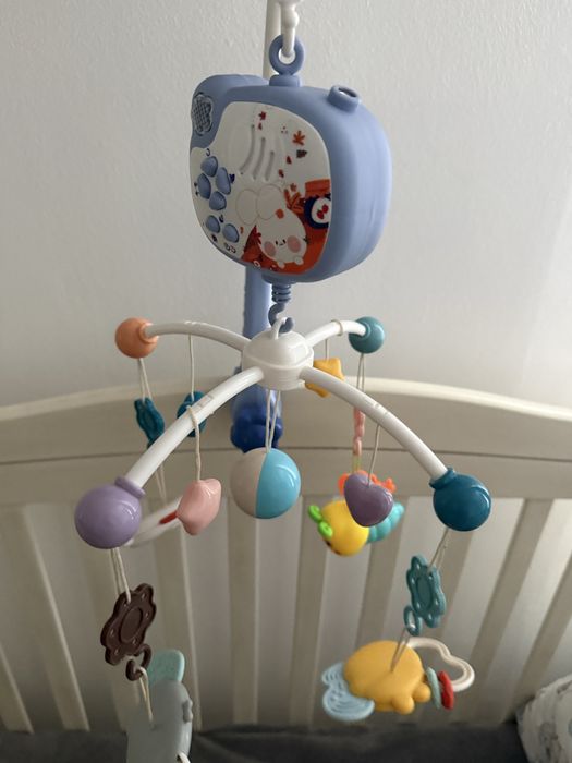 Музична карусель на ліжечко