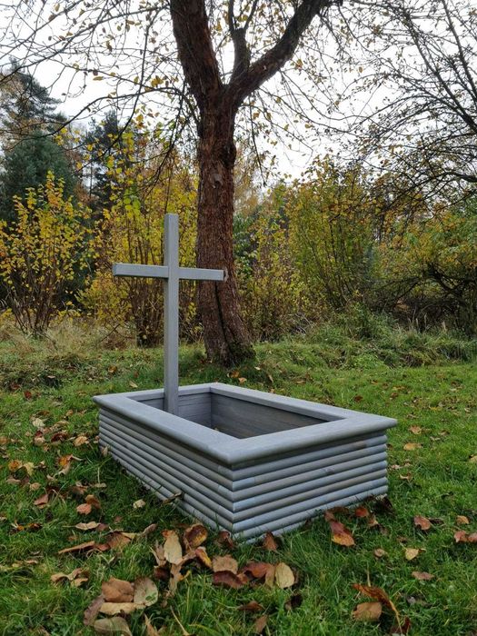 Nagrobek dziecięcy drewniany, pomnik dziecięcy, obudowa grobu PIĘKNY