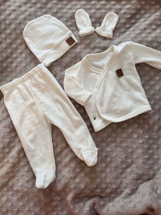 Дитячі речі малюку