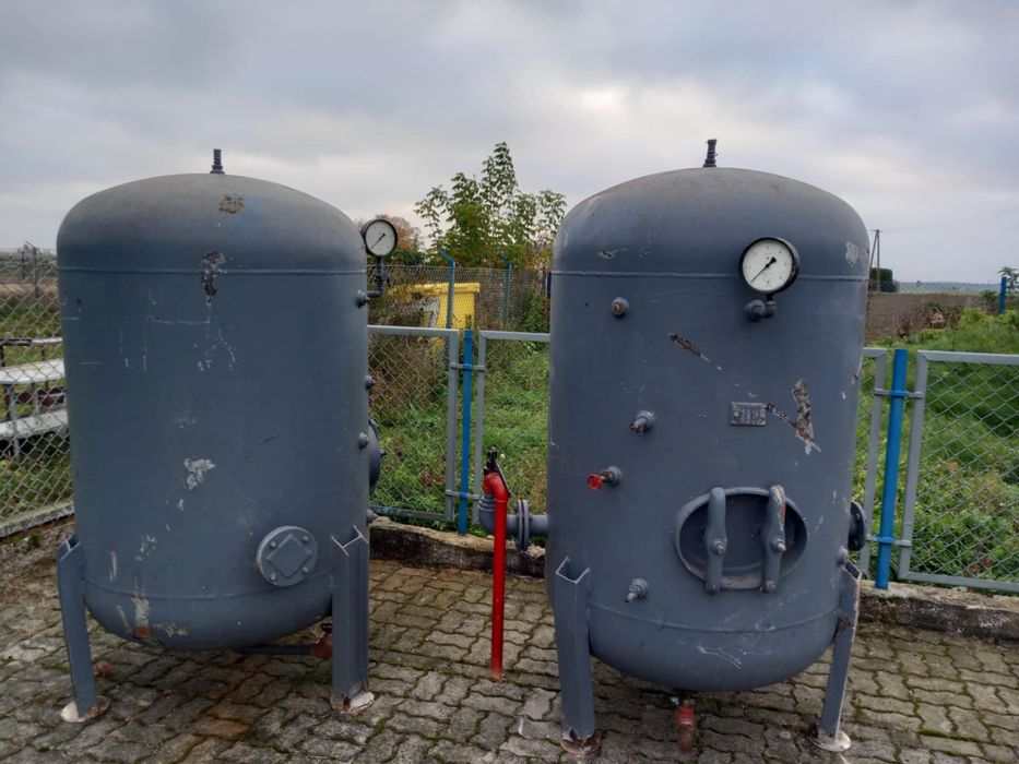 Sprzedam hydrofory po 1000 l 2 sztuki