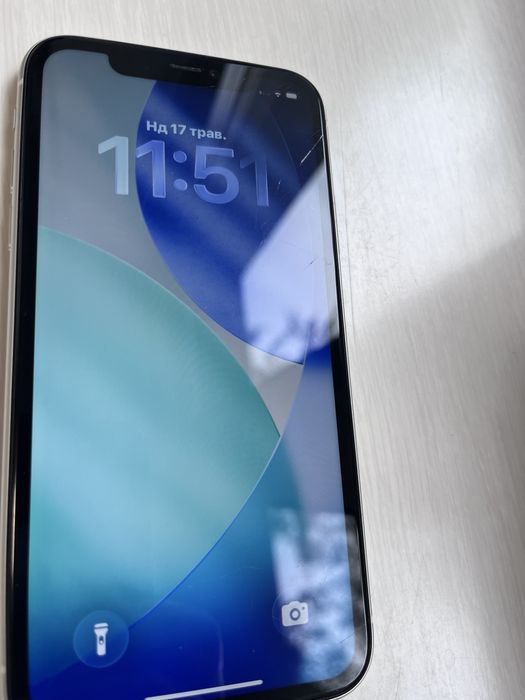 iPhone 11 64GB White | Стан 8/10 |