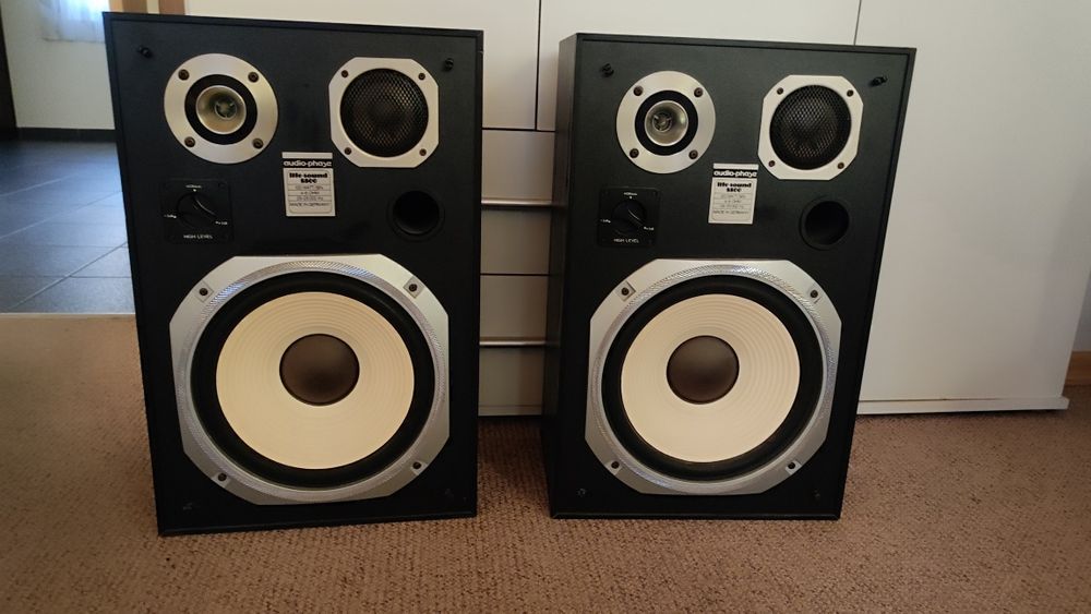 Wieża AKAI 3 segmenty