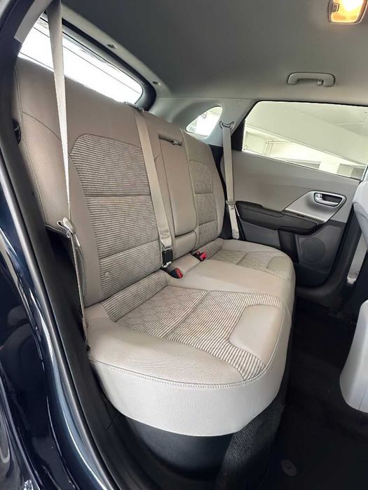 Kia Niro Hybrid      2018