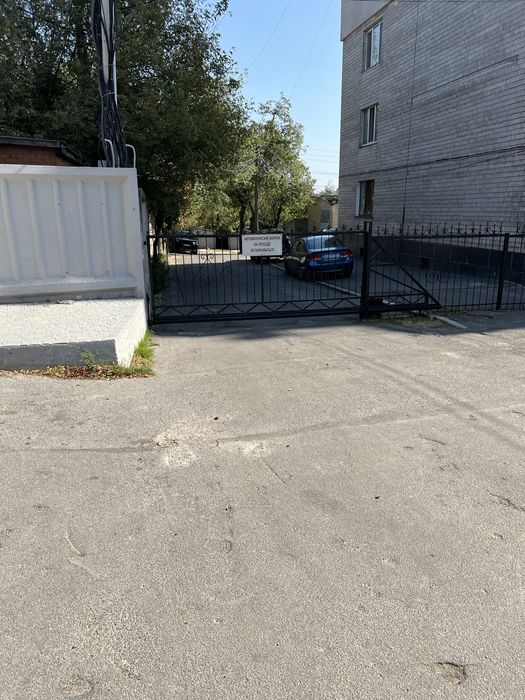 Гараж обустроенный в центре на ул. Толстого.