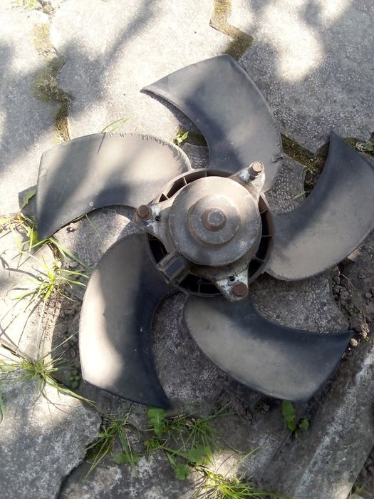 Вентилятор радіатора Ніссан р12 1,8 бензин