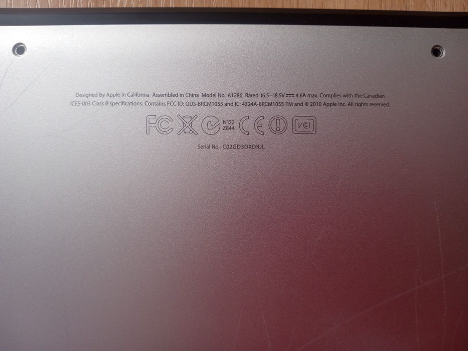 Apple MacBook Pro  15cali A1286- 2010r