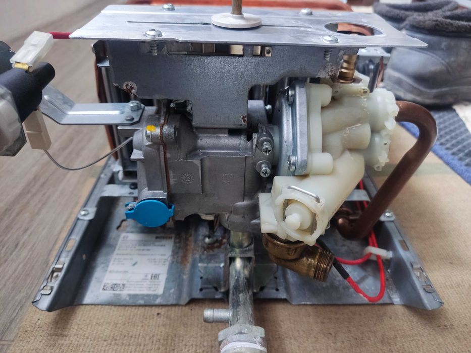 Продам газову колонку Bosch.