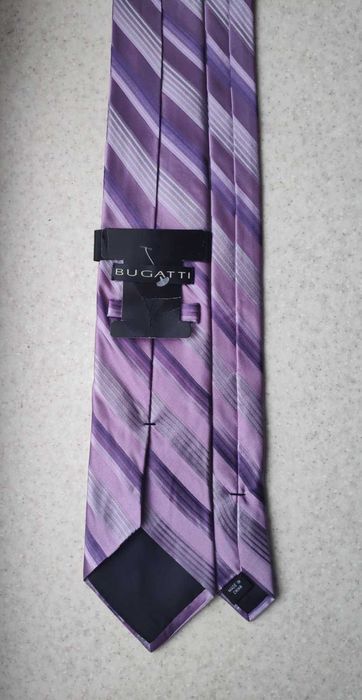 Нова шовкова краватка Bugatti