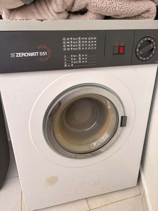 Máquina de secar roupa