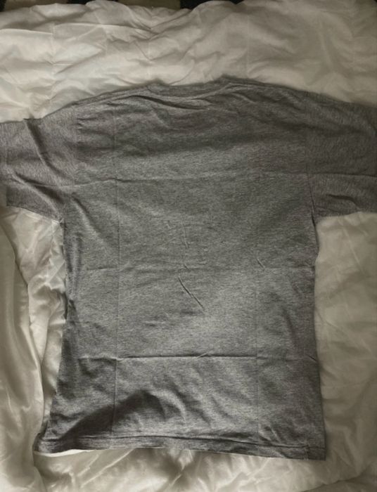 t-shirt vans cinzenta