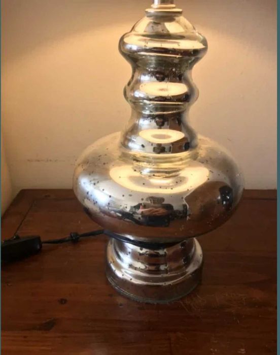 Candieiros de quarto ou sala.