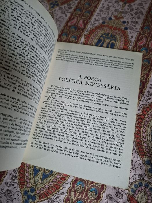 O 25 de Abril e o Centrismo Adelino Amaro da Costa