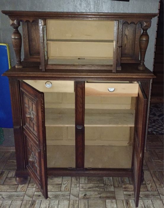 Антивкварный сервант, буфет