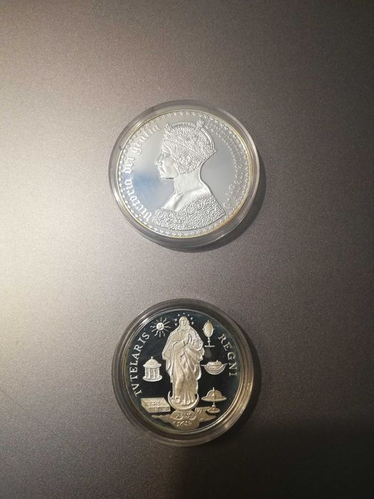 Vendo 1 Moeda e 3 Medalhas