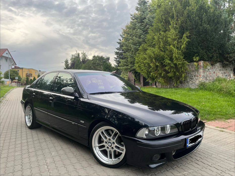 BMW M5 Europa. Carbon Swartz Metallic. Rarytas. Zamiana