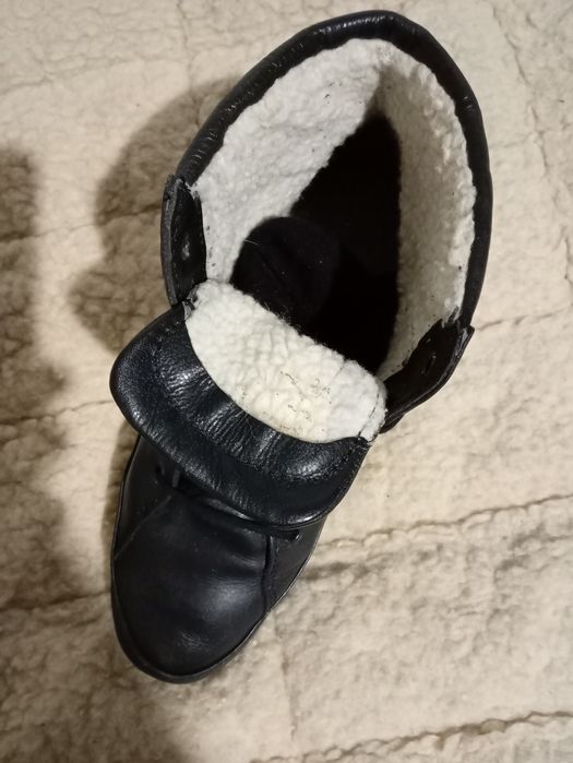 Чоловічі зимові черевики.Кожані нові мєх  натуральна овчина .42 розмір