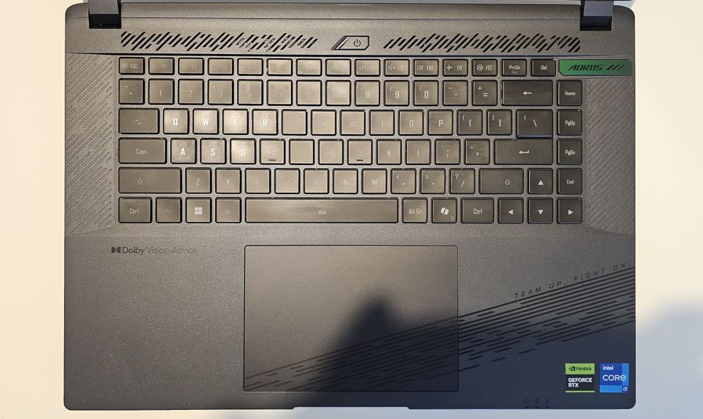 Laptop Gigabyte AORUS 16X  i7-13650HX 16"  16G RTX 4070 32GB 5600MHz