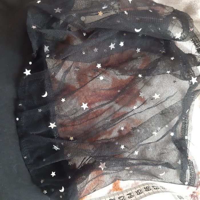 Чорна сукня з аплікацією