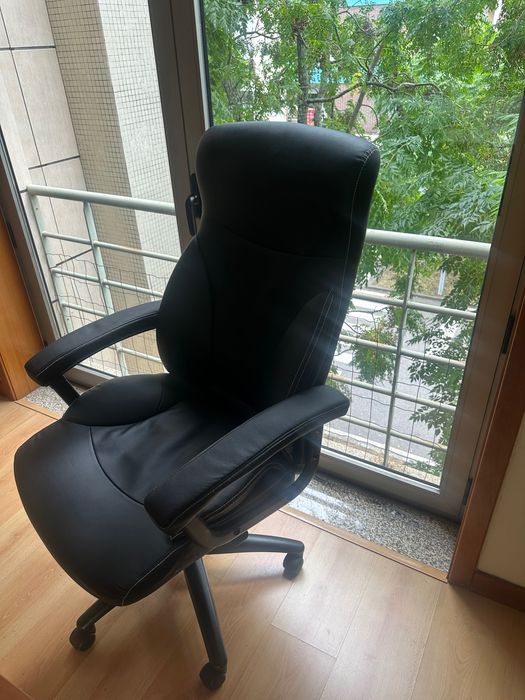 Conjunto Escritório – 2 Mesas + 2 Cadeiras, sendo 1 Diretor