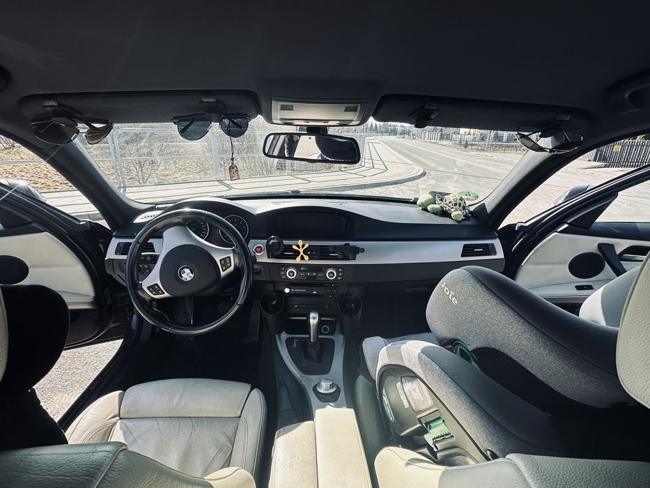 BMW e90 330i 2005 r  doinwestowana