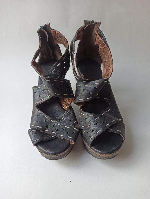 Sapato de tacão variados