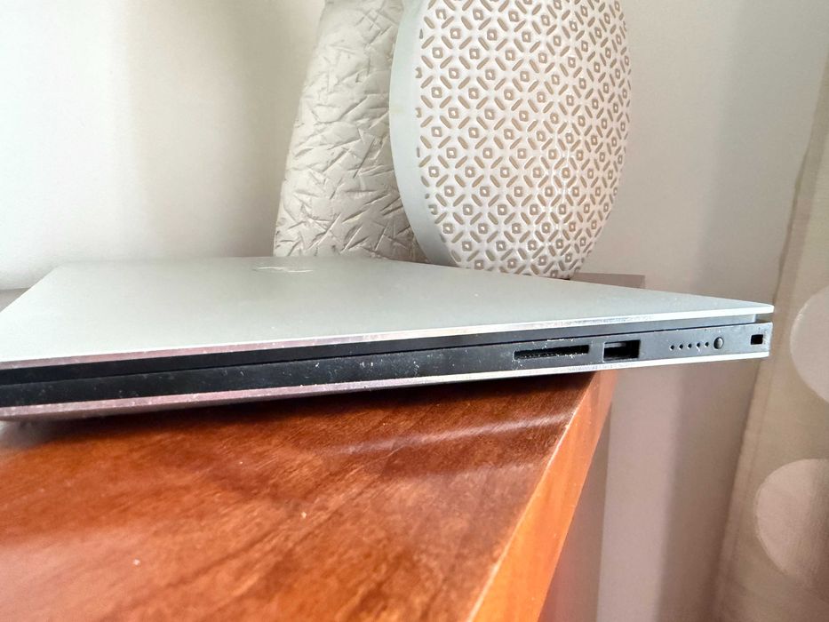 Dell XPS 15 9570|15.6"FHD|i7-8750H|16Gb|512Gb|Geforce GTX1050 Ti 4Gb|