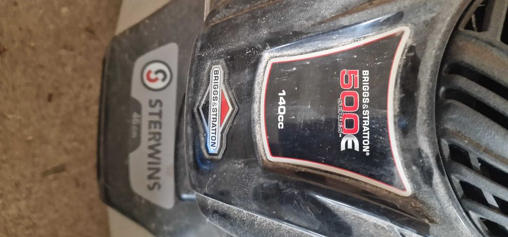 Corta relva a gasolina