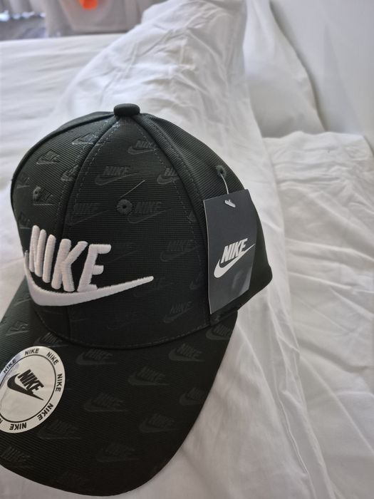 Bone Nike verde escuro