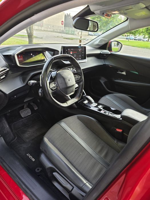Impecável Peugeot 208 Allure gasolina, caixa automática 2019.