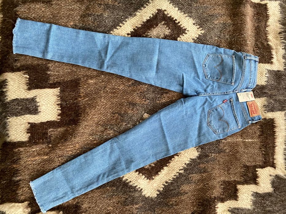Нові Джинси левайс Levi’s скінні куплені в США, 25 розмір (XS)