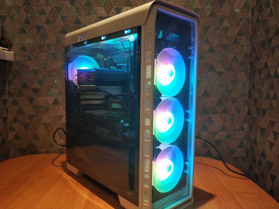 Xeon e5 2696 v3 18ядер/36потоков 24GB RAM SSD 256+500GB